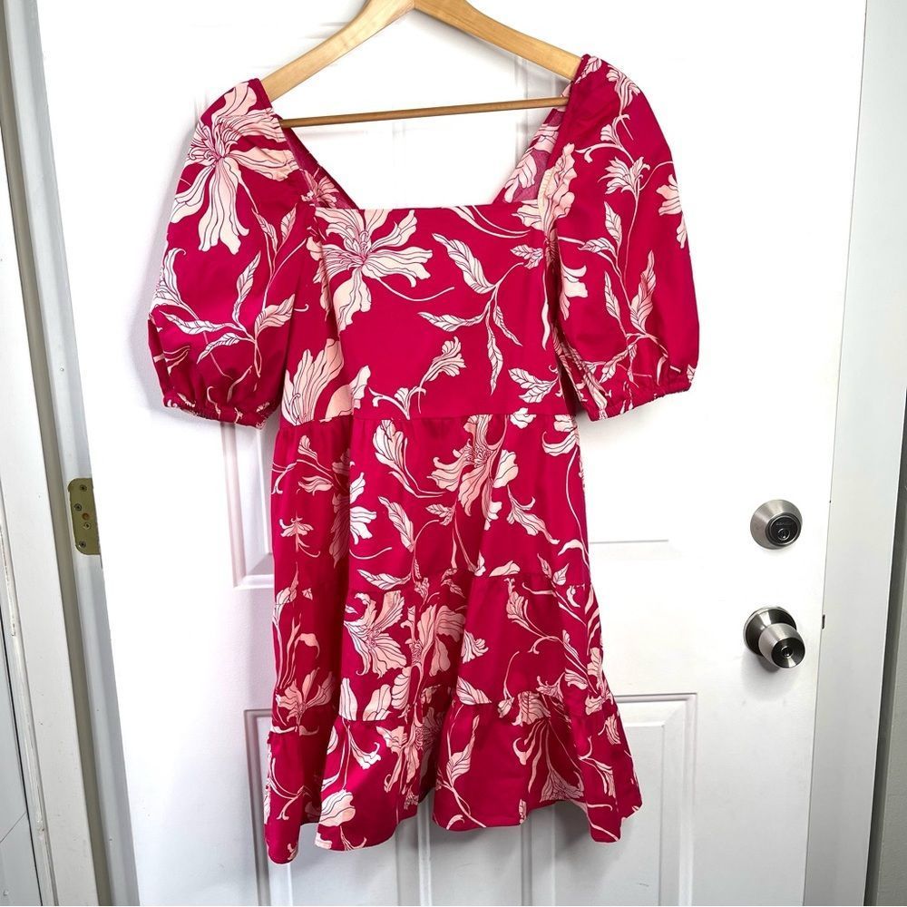 Women's Express Puff Sleeve Pink Floral
Tiered Trapeze Dress Size Large